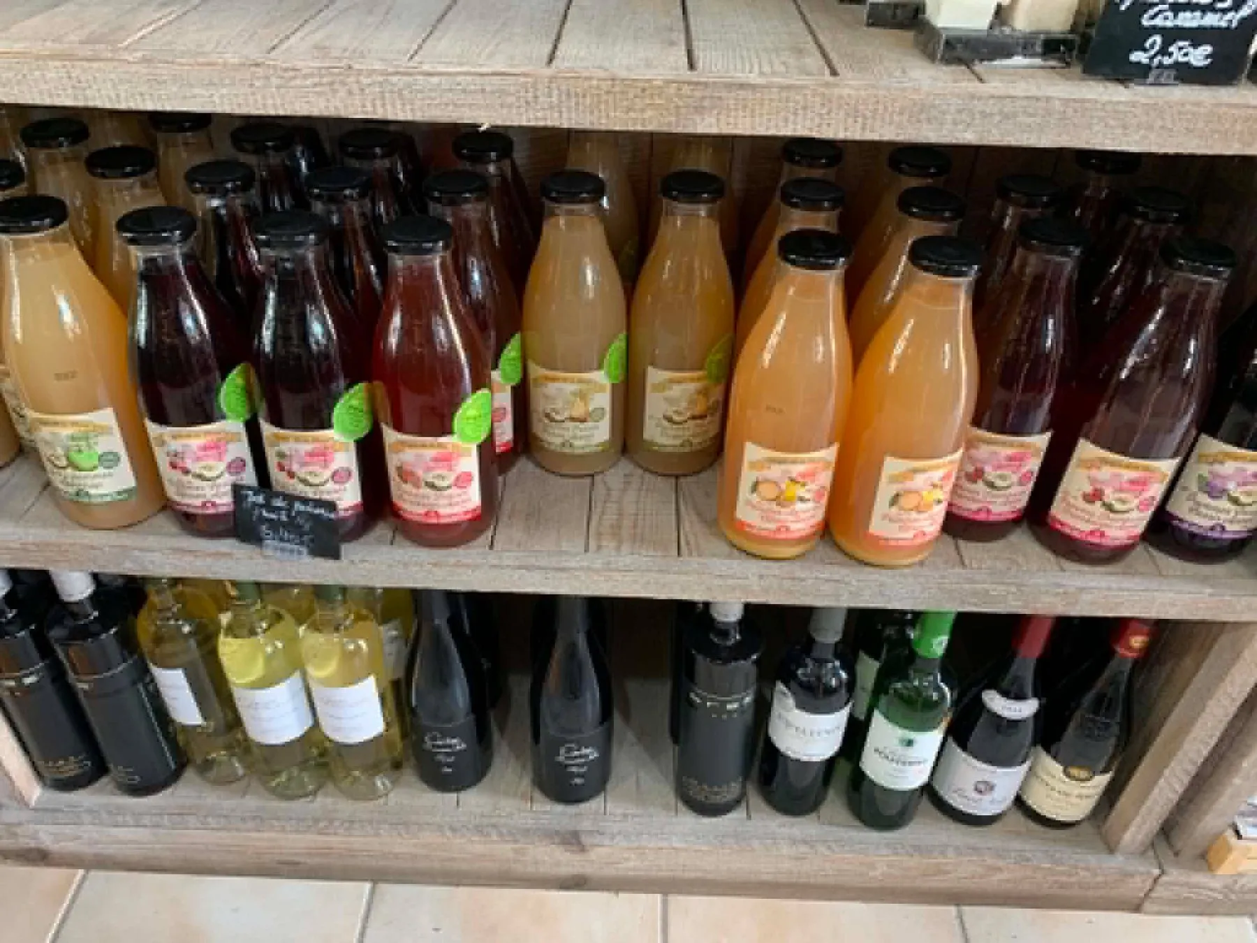 Jus artisanaux et vins